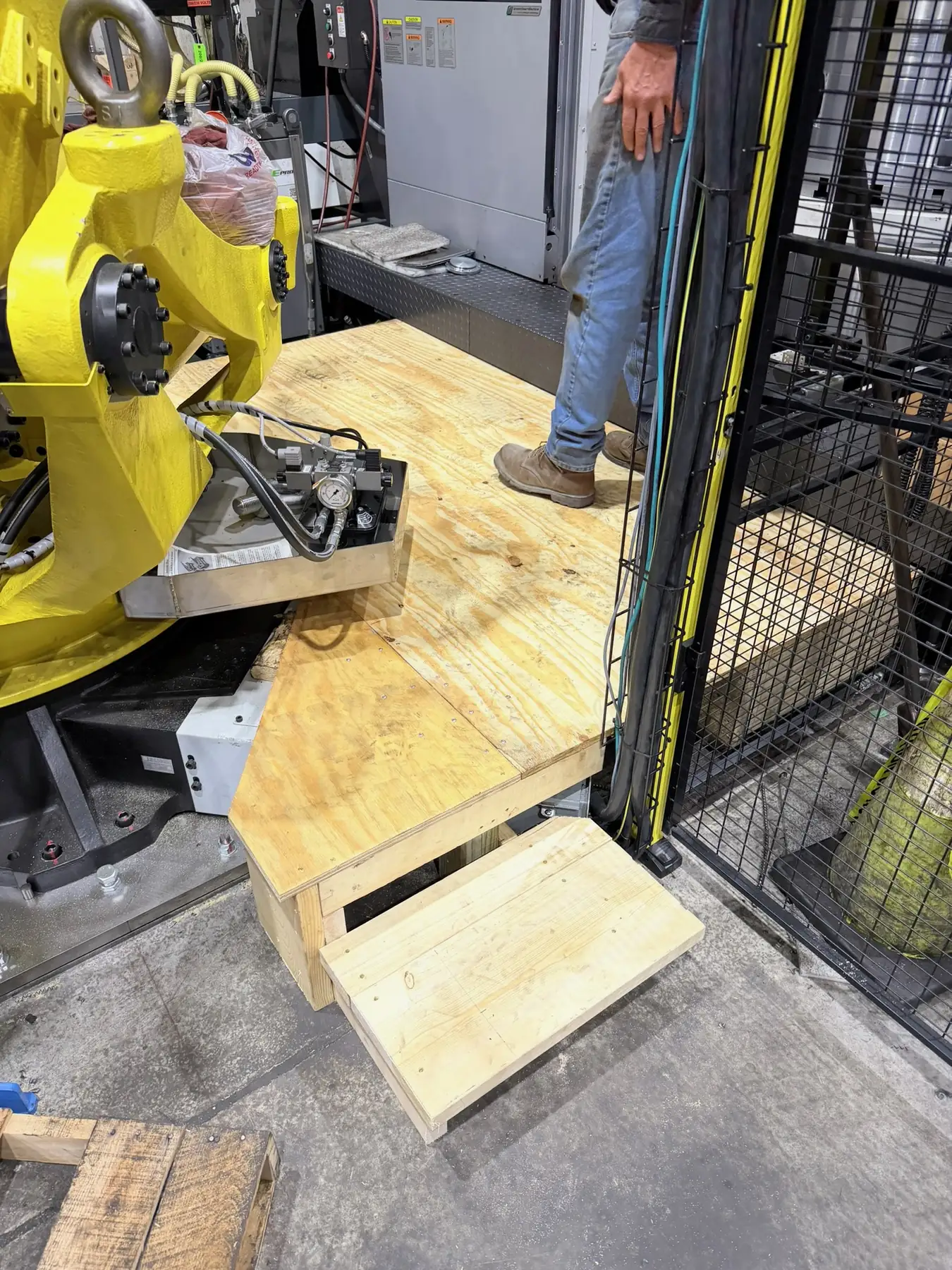 Robotic cell integration and automation services near Menomonee Falls, WI by Schumacher Machine Repair Company